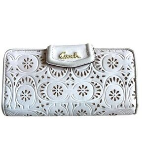 COACH white leather with cricut design snap closure wallet